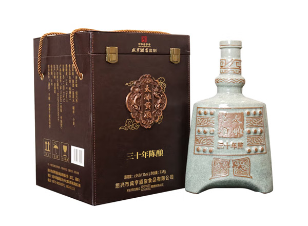 广州咸亨酒店太雕黄酒回收太雕三十年陈酿绍兴黄酒1.5kg礼盒装