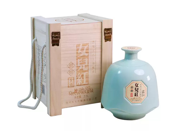 广州回收绍兴女儿红黄酒醇酿花雕酒木质礼盒2.5L坛装黄酒